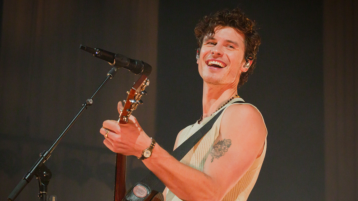 BERLIN, GERMANY - NOVEMBER 13: Canadian singer Shawn Mendes performs live on stage during a concert at the Tempodrom on November 13, 2024 in Berlin, Germany. (Photo by Frank Hoensch/Redferns)